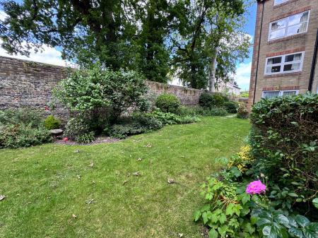 1 bedroom Retirement property for sale in Home Sarum House, Wilton, SP2