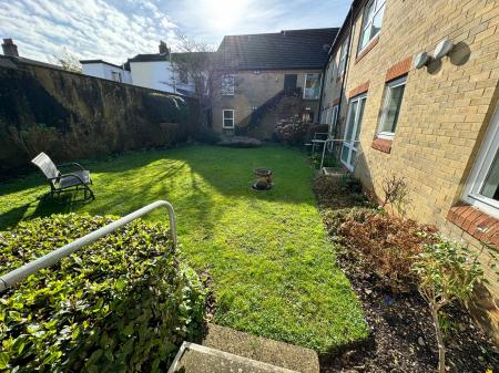 1 bedroom Retirement property for sale in Home Sarum House, Wilton Road, Salisbury, Salisbury, SP2