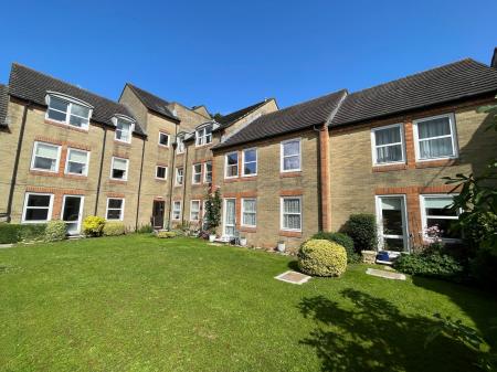 1 bedroom Retirement property for sale in Home Sarum House, Wilton Road, Salisbury, Salisbury, SP2