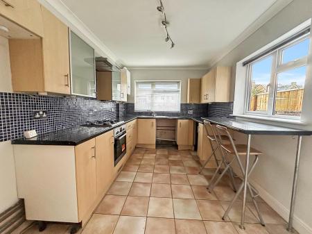 3 bedroom Terraced House for sale in Kingsland Road, Salisbury, SP2