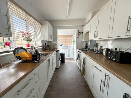2 bedroom Terraced House for sale in Orchard Road, Salisbury, SP2