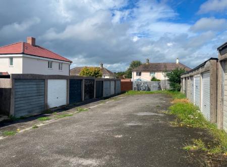 0 bedroom Garages for sale in Ringwood Avenue, Amesbury, SP4