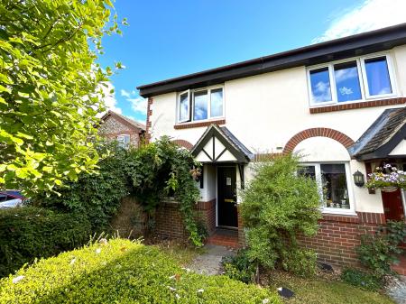 2 bedroom Terraced House for sale in St Lukes Close, Salisbury, SP1