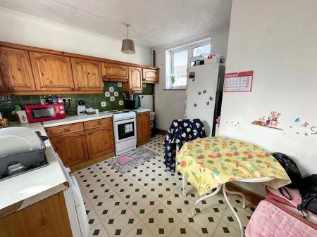 2 bedroom Maisonette for sale in Windsor Street, Salisbury, SP2