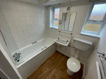 2 bedroom Flat to let in Waverley Close, Bulford Barracks, Bulford, SP4