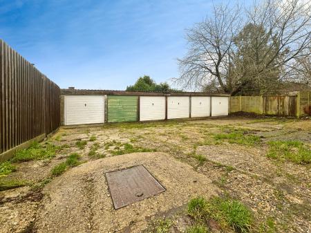 0 bedroom Garages for sale in Garages rear of 18 Fairview Road