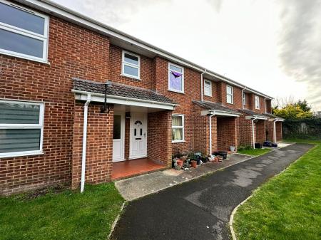 2 bedroom Flat to let in Avonmead Court, Amesbury, SP4