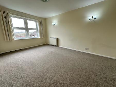 2 bedroom Flat to let in Avonmead Court, Amesbury, SP4