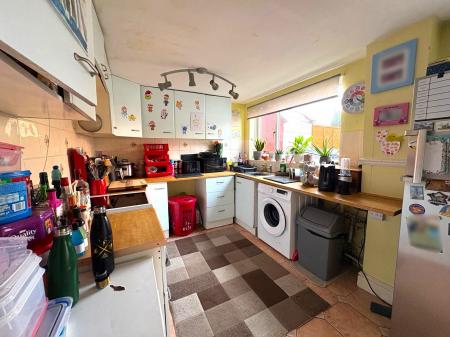 2 bedroom Terraced House for sale in York Road, Salisbury