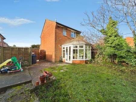 2 bedroom Terraced House for sale in Ravenscroft, Salisbury, SP2