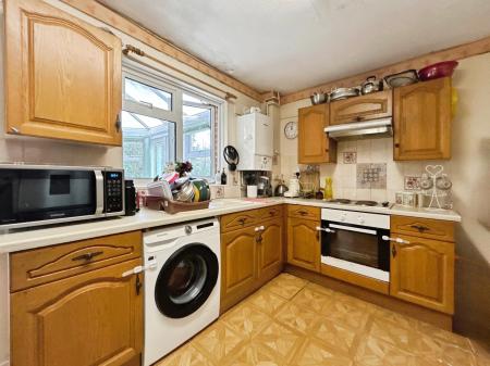 2 bedroom Terraced House for sale in Ravenscroft, Salisbury, SP2