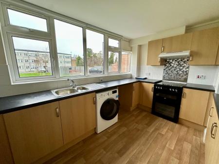 3 bedroom Flat to let in Kiwi Place, Bulford Barracks, Bulford, SP4