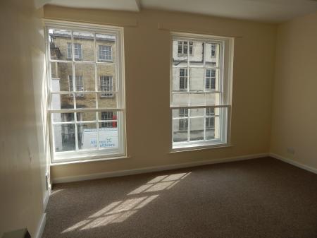 1 bedroom Flat to let in *VIEWINGS PAUSED* Castle Street, Salisbury, SP1