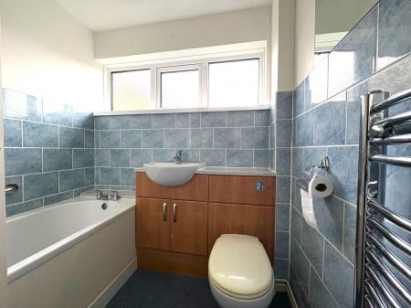 1 bedroom Flat for sale in Hathaway Close, Salisbury, SP1