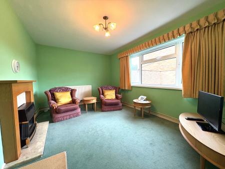 1 bedroom Flat for sale in Hathaway Close, Salisbury, SP1