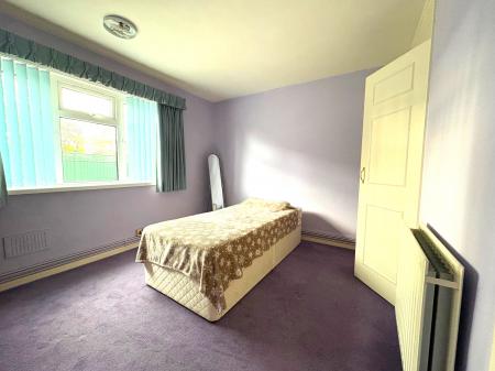 1 bedroom Flat for sale in Hathaway Close, Salisbury, SP1