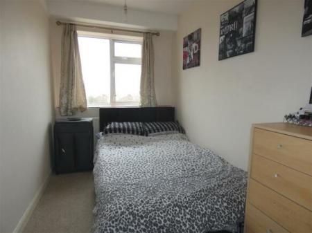 2 bedroom Flat to let in Elm Grove Place, Salisbury, SP1