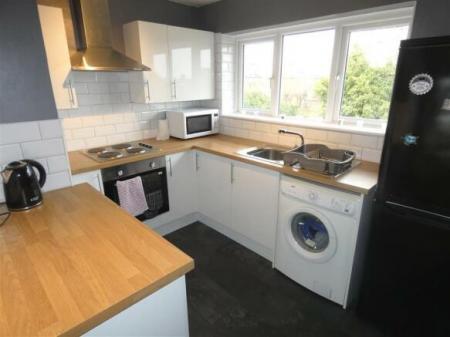 2 bedroom Flat to let in Elm Grove Place, Salisbury, SP1