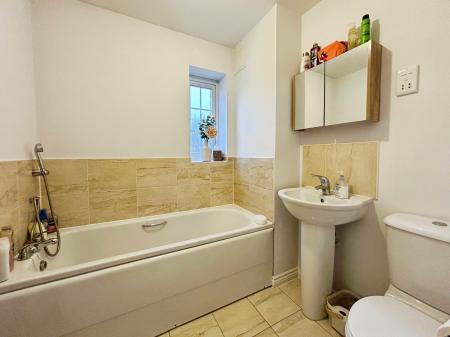 2 bedroom Link detached house for sale in Clover Lane, Durrington, SP4