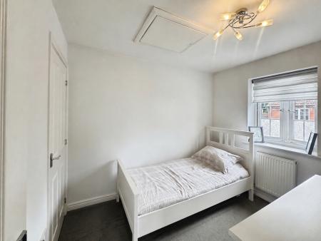 2 bedroom Link detached house for sale in Clover Lane, Durrington, SP4