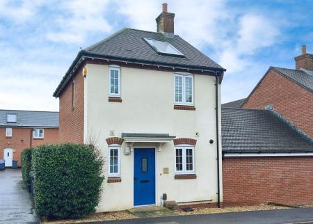 2 bedroom Link detached house for sale in Clover Lane, Durrington, SP4
