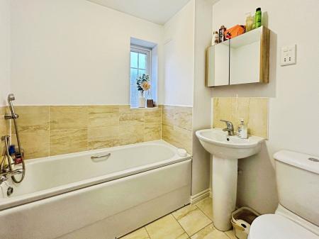 2 bedroom Link detached house for sale in Clover Lane, Durrington, SP4