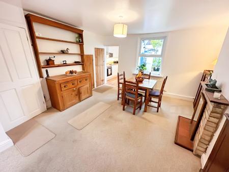 4 bedroom Terraced House to let in Gigant Street, Salisbury, SP1