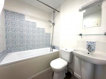 4 bedroom Link detached house for sale in Reed Walk, Durrington, SP4