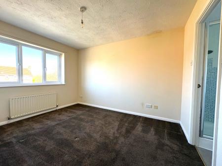 4 bedroom Link detached house for sale in Reed Walk, Durrington, SP4