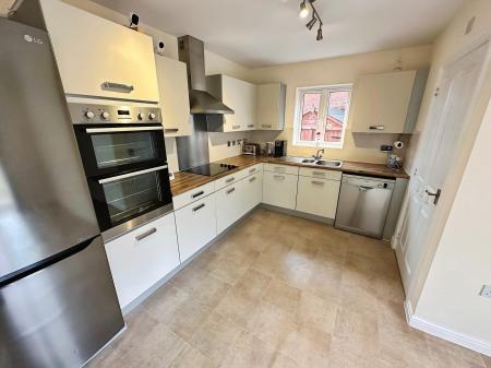 4 bedroom Detached house to let in Virginia Way, Old Sarum, Salisbury, SP4