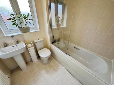 4 bedroom Detached house to let in Virginia Way, Old Sarum, Salisbury, SP4