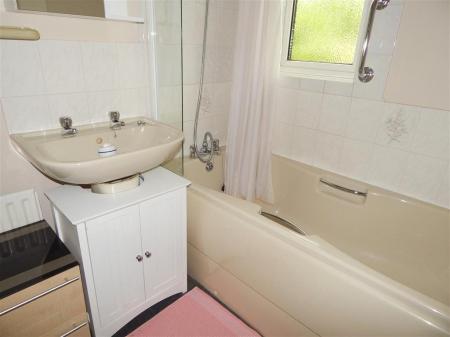 1 bedroom Flat to let in Montgomery Gardens, Salisbury, SP2