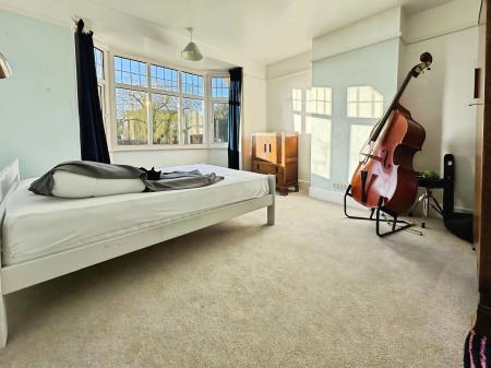 4 bedroom Semi-detached house to let in New Zealand Avenue, Salisbury, SP2