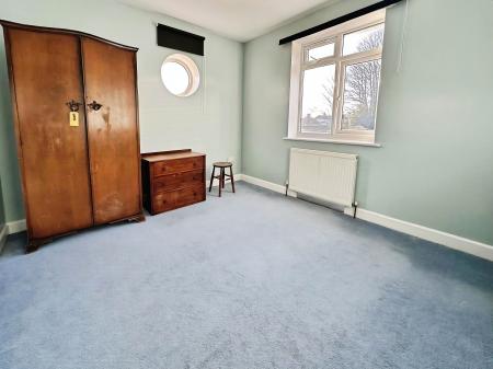 4 bedroom Semi-detached house to let in New Zealand Avenue, Salisbury, SP2