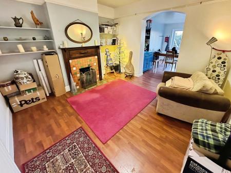 4 bedroom Semi-detached house to let in New Zealand Avenue, Salisbury, SP2