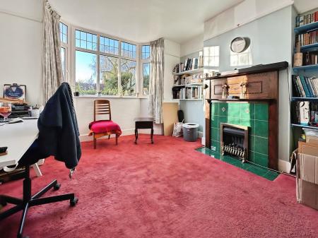 4 bedroom Semi-detached house to let in New Zealand Avenue, Salisbury, SP2