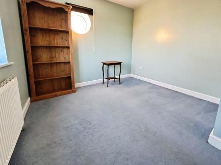 4 bedroom Semi-detached house to let in New Zealand Avenue, Salisbury, SP2