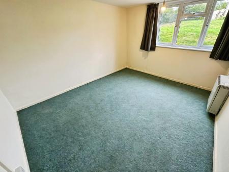2 bedroom Flat to let in Bonham Close, Great Wishford, SP2