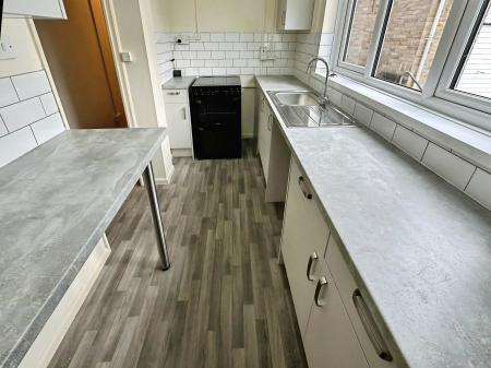 2 bedroom Flat to let in Bonham Close, Great Wishford, SP2