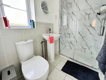 4 bedroom Detached house to let in Drummond Road, Andover, SP11