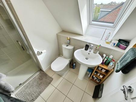 4 bedroom Detached house to let in Drummond Road, Andover, SP11