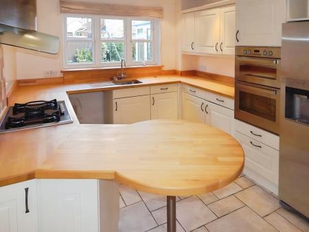 4 bedroom Detached house to let in Norton Drive, Ford, SP4