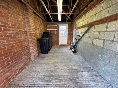 3 bedroom Detached house to let in Ayrshire Close, Fugglestone Red, Salisbury, SP2