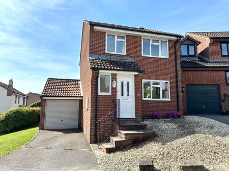 3 bedroom Detached house to let in Ayrshire Close, Fugglestone Red, Salisbury, SP2