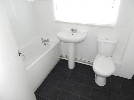 2 bedroom Flat to let in Elm Grove Road, Salisbury, SP1