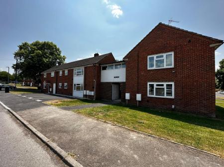 2 bedroom Flat to let in Marne Road, Bulford Barracks, Bulford, SP4