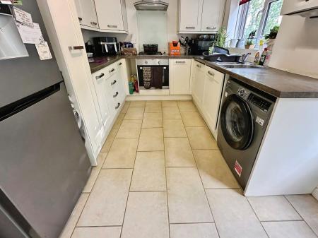 2 bedroom End of terrace house to let in Shropshire Close, Fugglestone Red, Salisbury, SP2