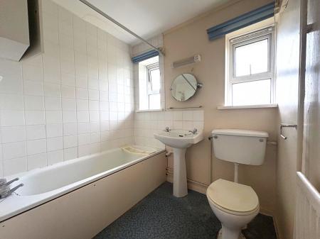 2 bedroom Flat for sale in Zouch Farm Road, Tidworth, SP9