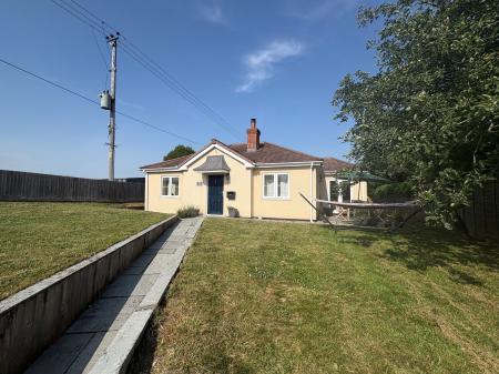 2 bedroom Bungalow for sale in Shrewton Road, Winterbourne Stoke, SP3