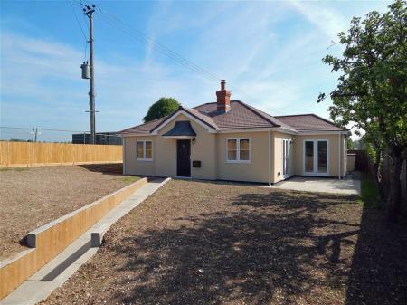 2 bedroom Bungalow for sale in Shrewton Road, Winterbourne Stoke, SP3